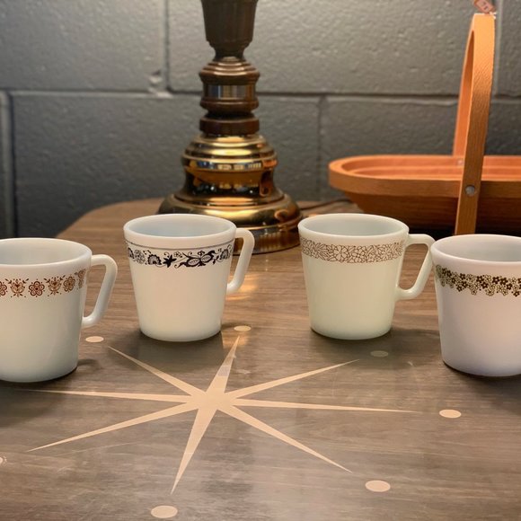 Vintage Pyrex coffee mugs - 3 different designs - Picture 2 of 7